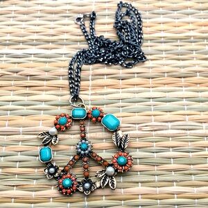 Vintage Peace necklace 40” chain super cute